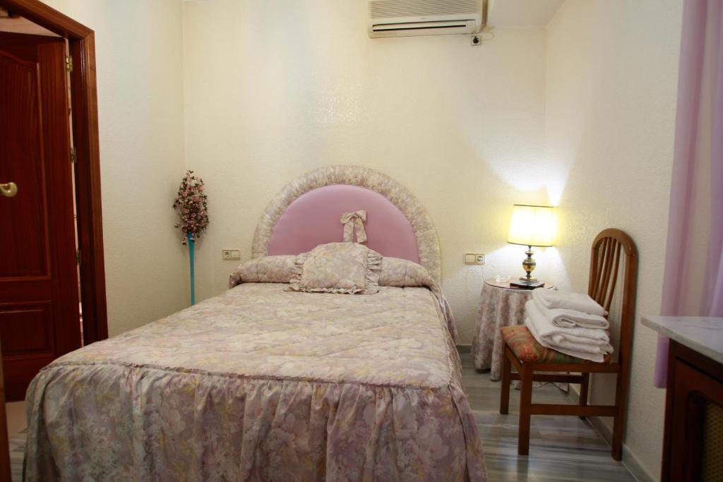 Hostal Jimenez Azuaga Номер фото