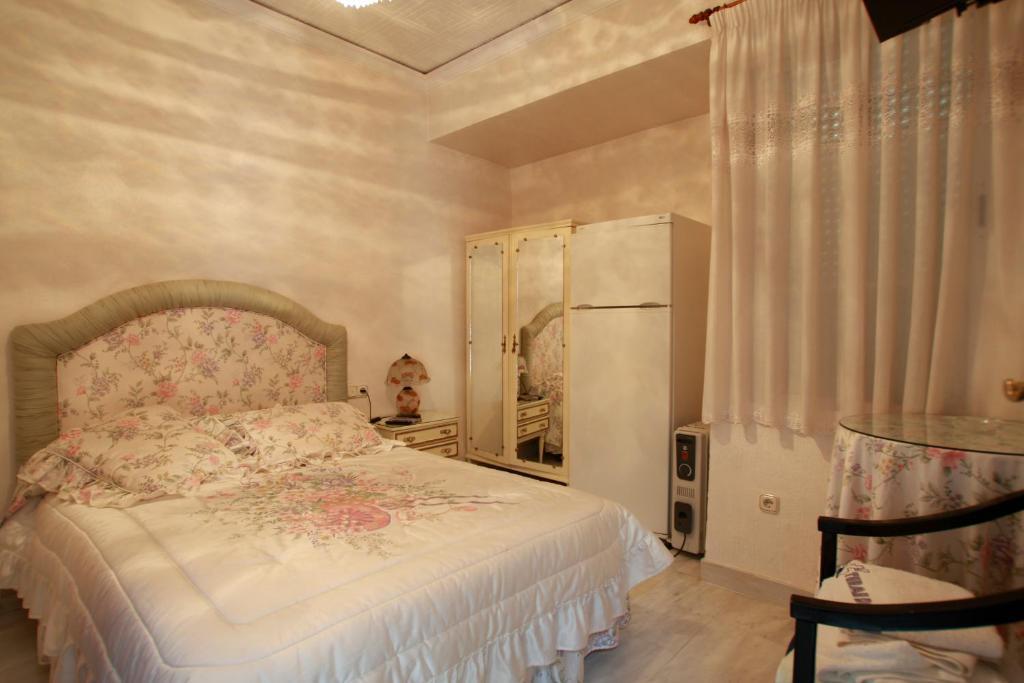Hostal Jimenez Azuaga Номер фото