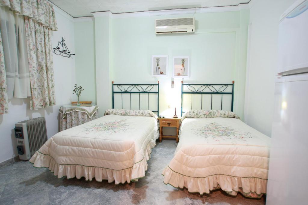 Hostal Jimenez Azuaga Номер фото